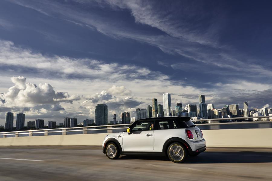  Mini Cooper SE (F56) 2020 года  (NA) (фото 33 из 342)